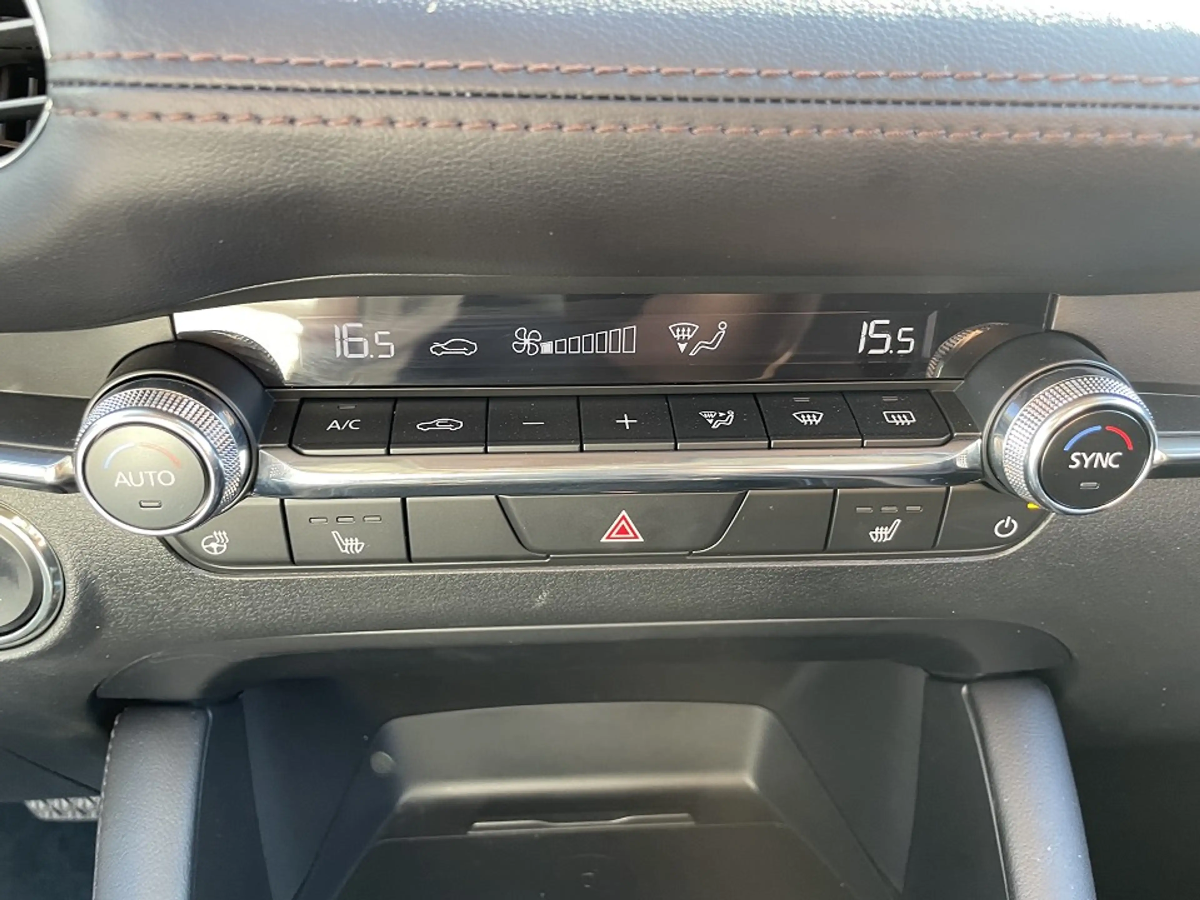 Mazda 3 4SN 2.5L e-SKYACTIV-G 140ps AT Exclusive-Line — photo 14