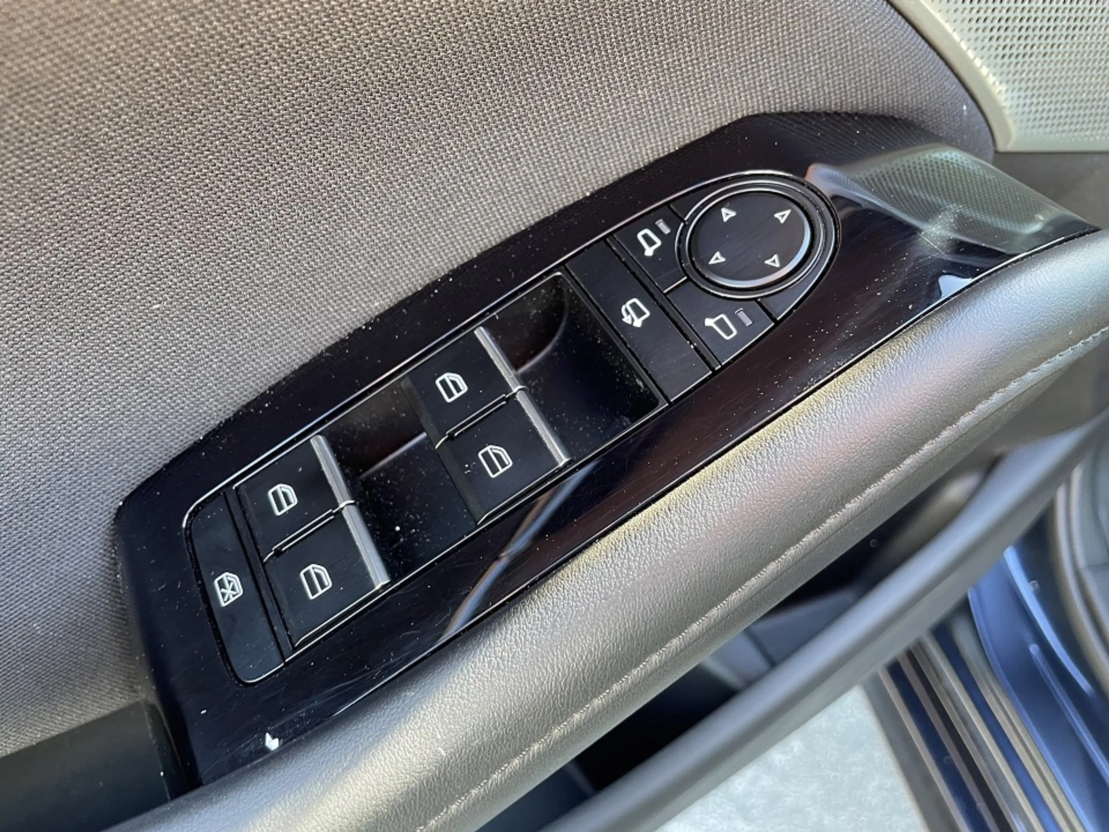 Mazda 3 4SN 2.5L e-SKYACTIV-G 140ps AT Exclusive-Line — photo 6