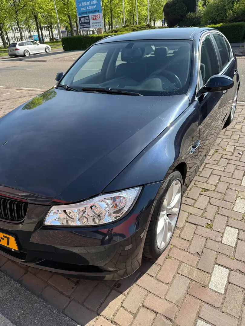 BMW 318 318i Business Line Zwart - 2