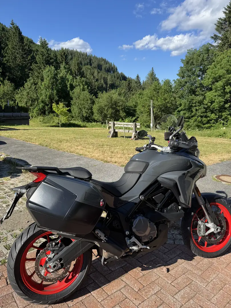 Ducati Panigale V4 S Ducati Multistrada V2 S Street Grey Traveller Szürke - 2