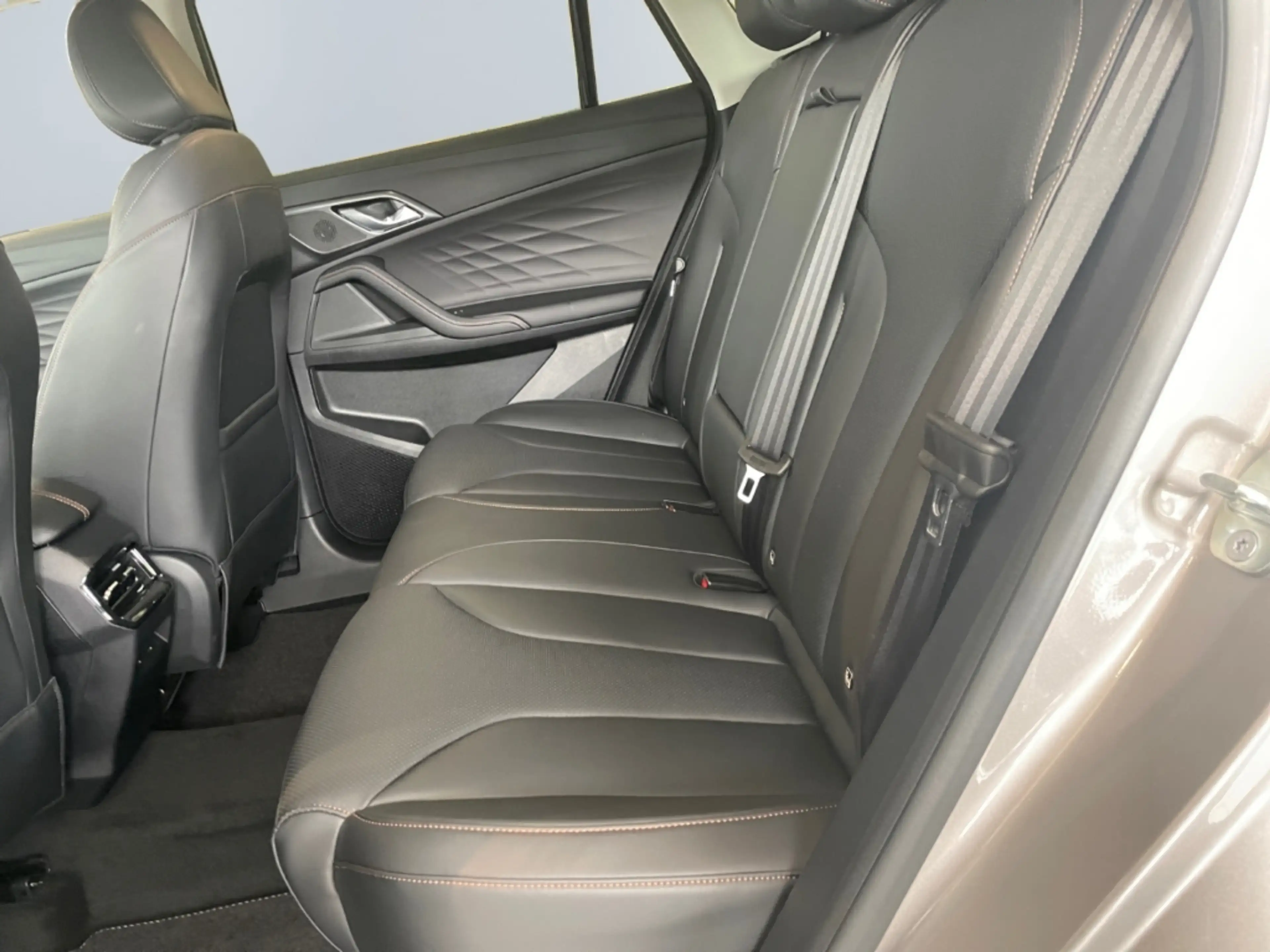 MG HS 1.5 PHEV 200 kW Luxury — photo 15