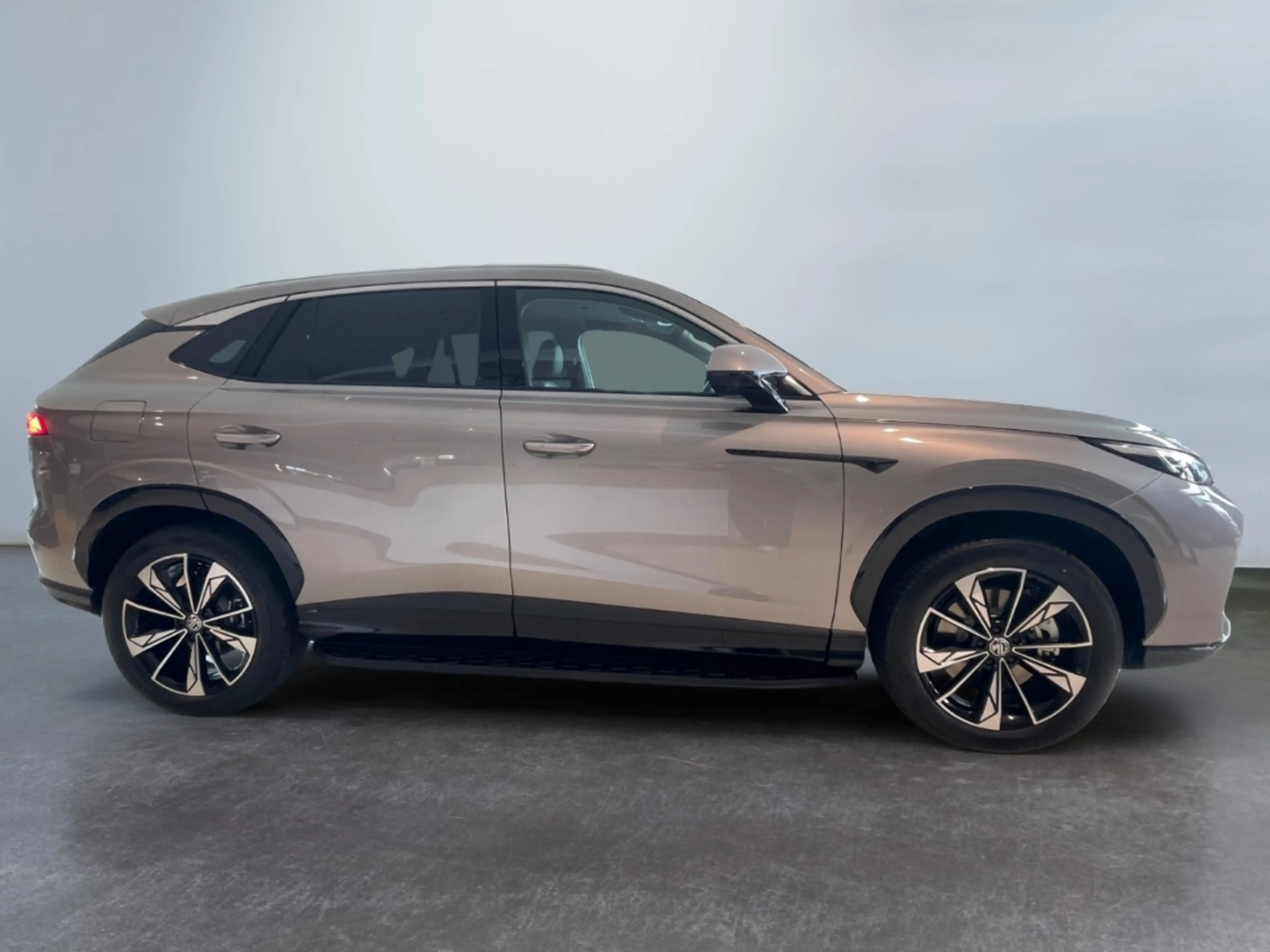 MG HS 1.5 PHEV 200 kW Luxury — photo 9
