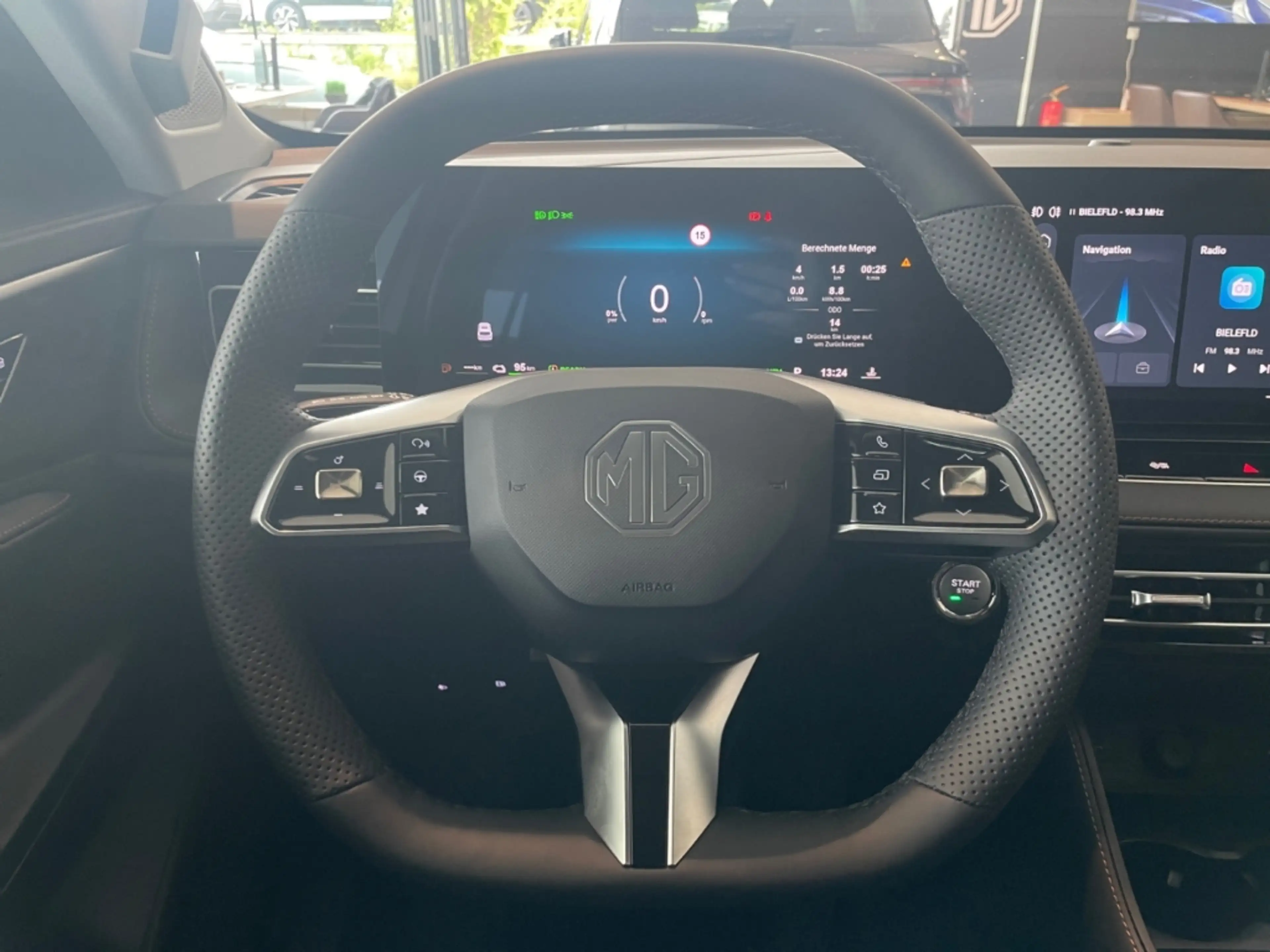 MG HS 1.5 PHEV 200 kW Luxury — photo 12