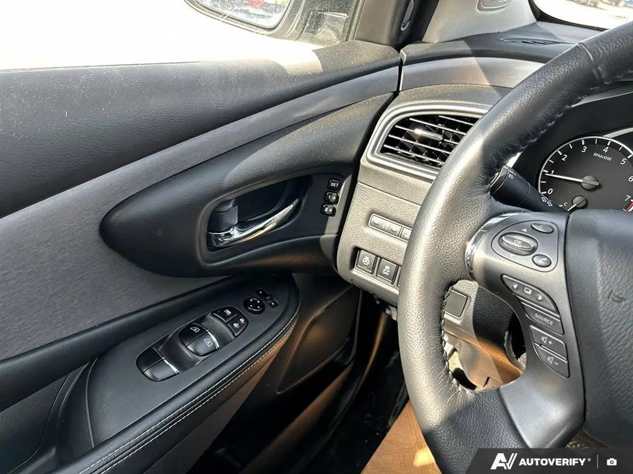 Nissan Murano снимка Nissan Murano