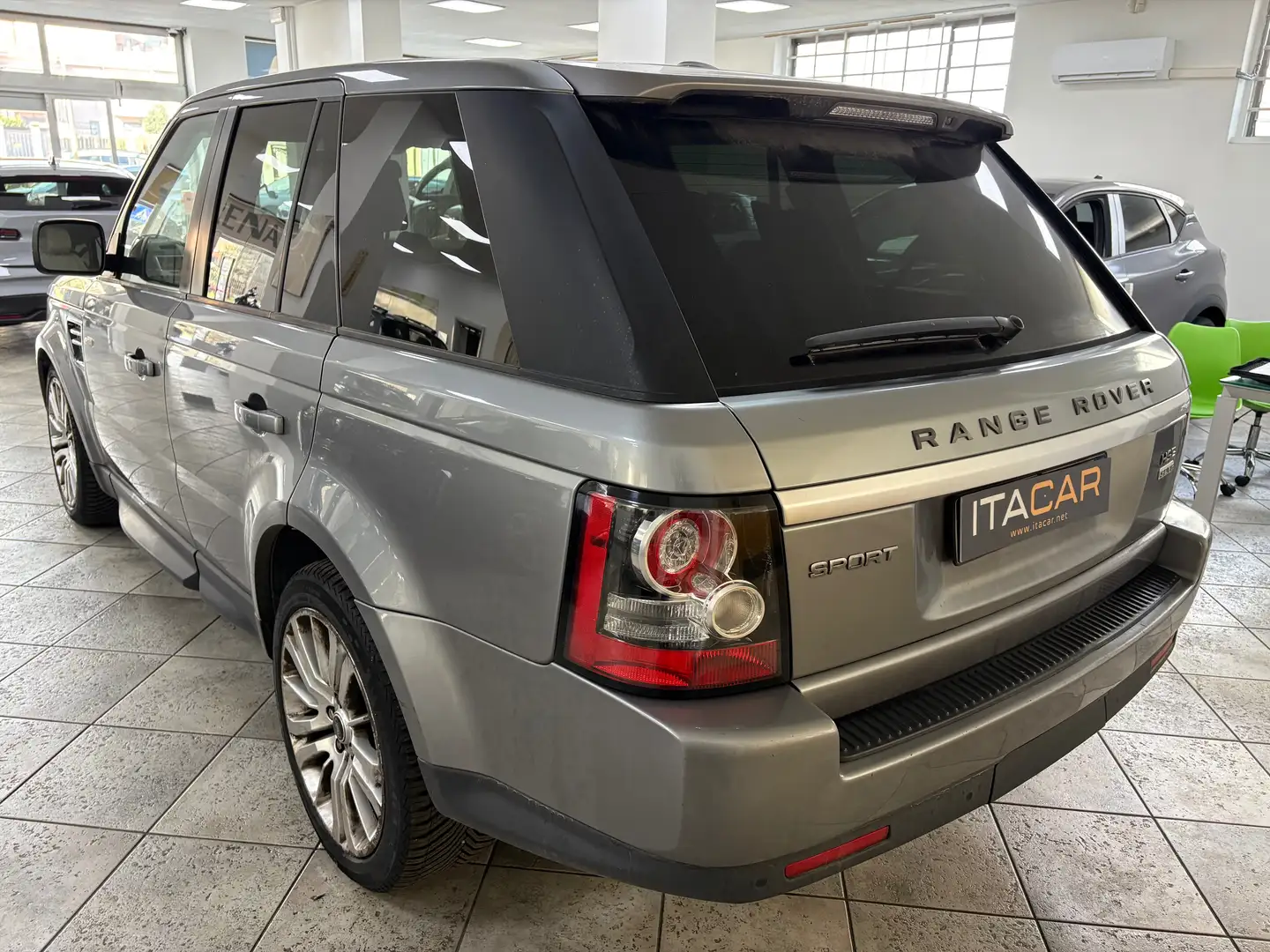Land Rover Range Rover Sport 3.0 tdV6 HSE PER OPERATORI DEL SETTORE MOTORE KO Grau - 2
