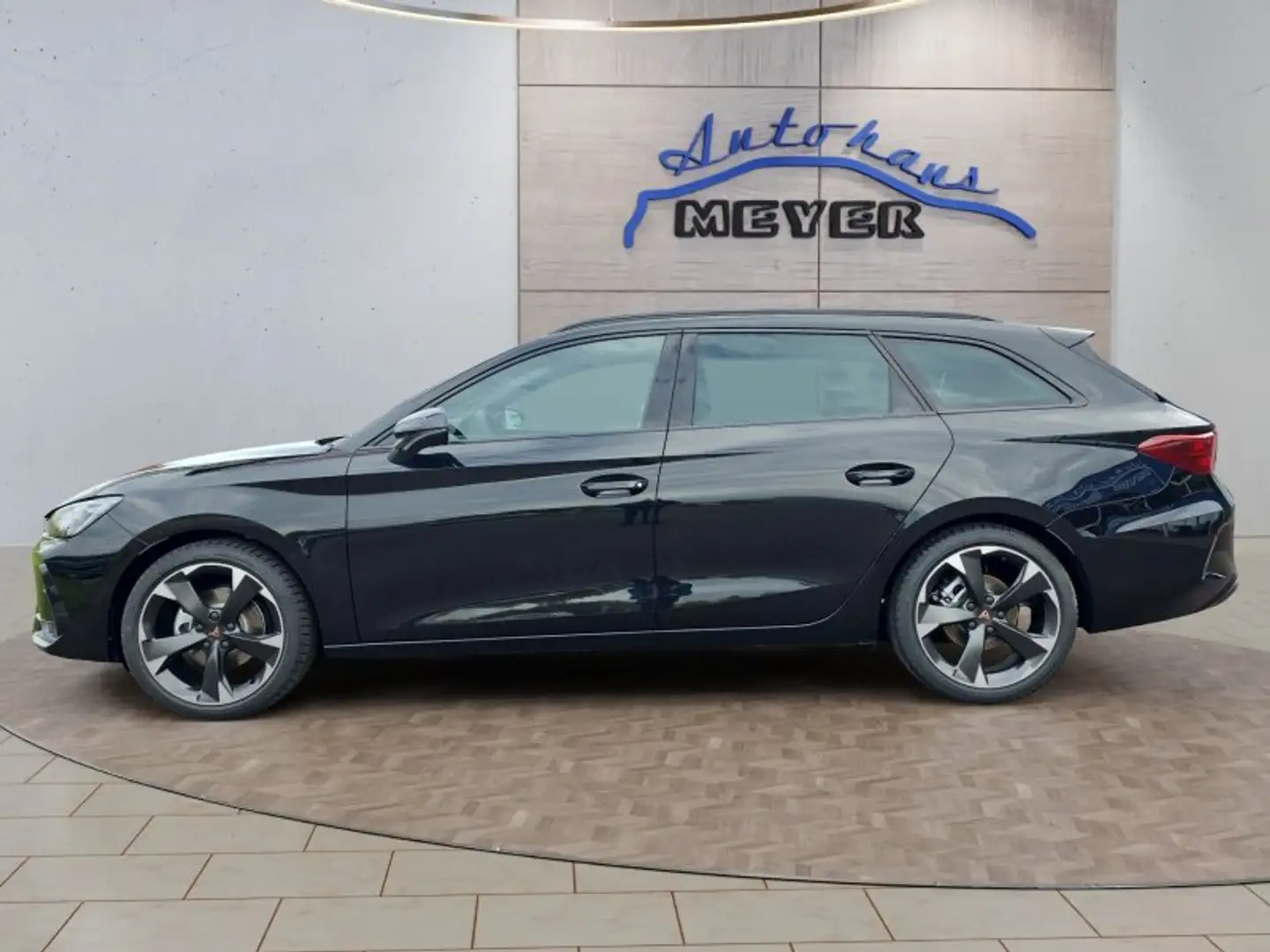 CUPRA Leon ST 1.5eTSI DSG ACC/Keyless/el.Klappe/Winterp.    * Noir - 2