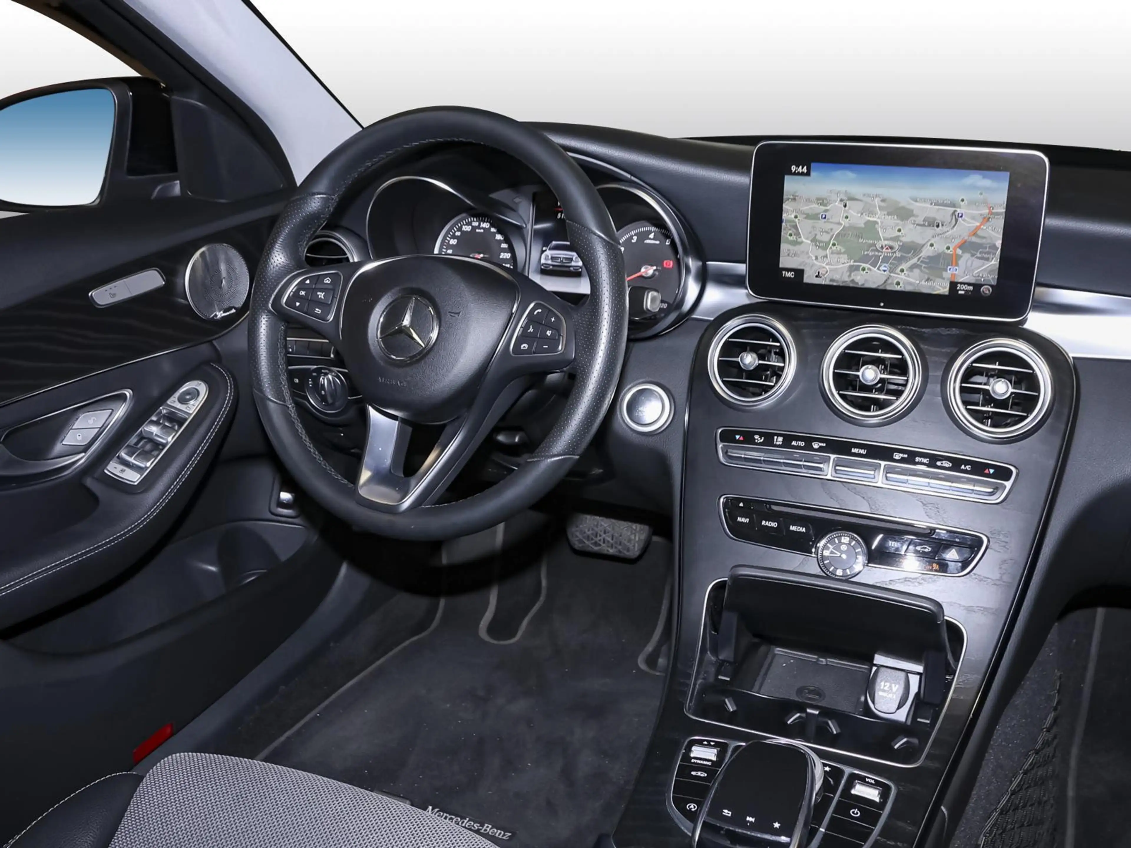 Mercedes-Benz C 250 T Avantgarde 9G — photo 5