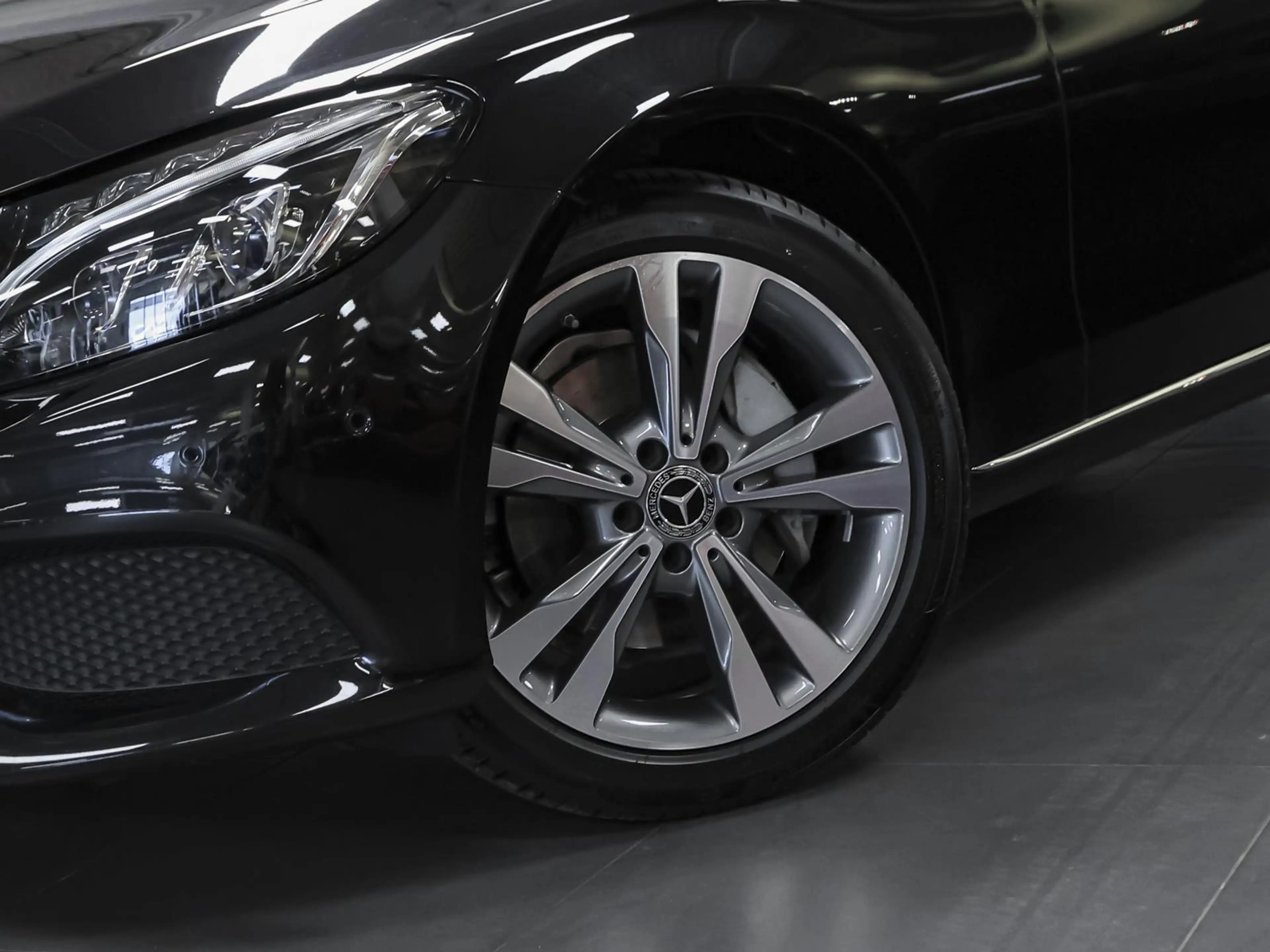 Mercedes-Benz C 250 T Avantgarde 9G — photo 7