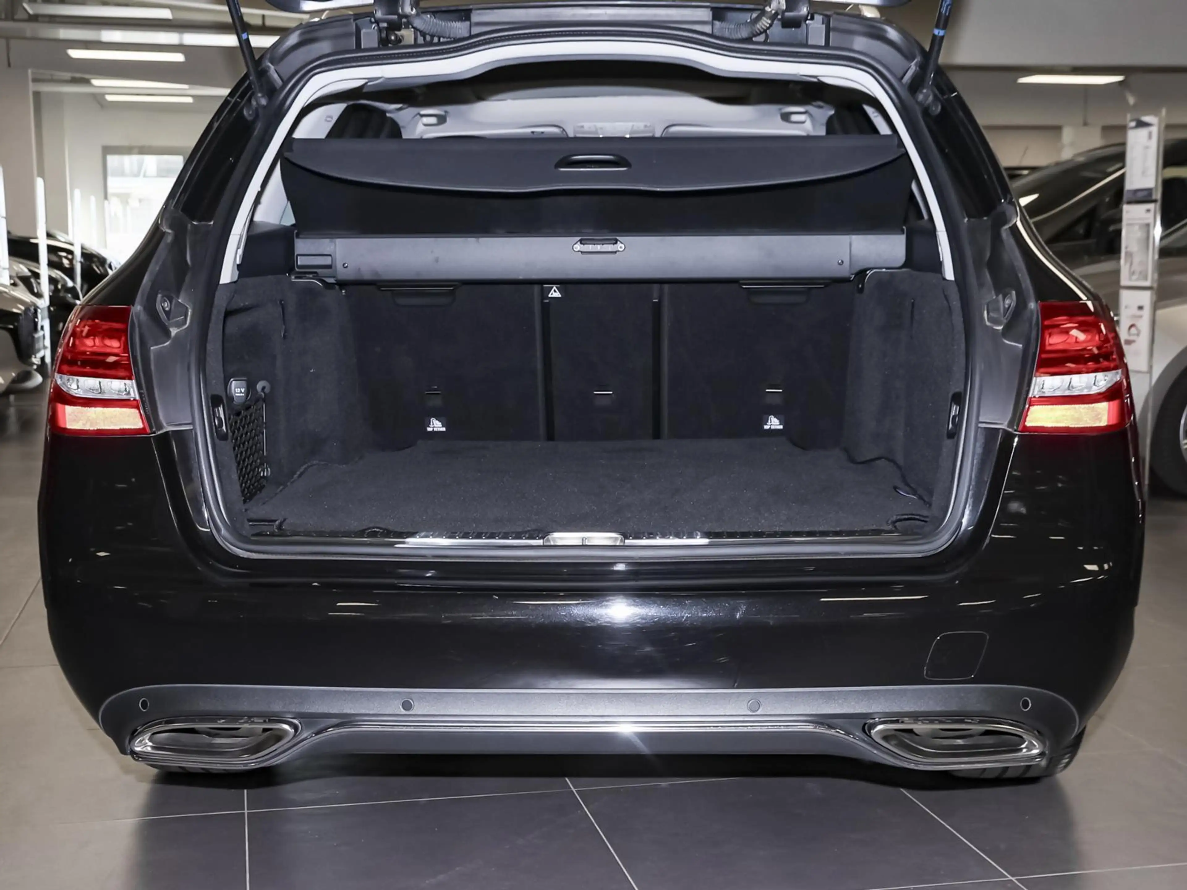 Mercedes-Benz C 250 T Avantgarde 9G — photo 8