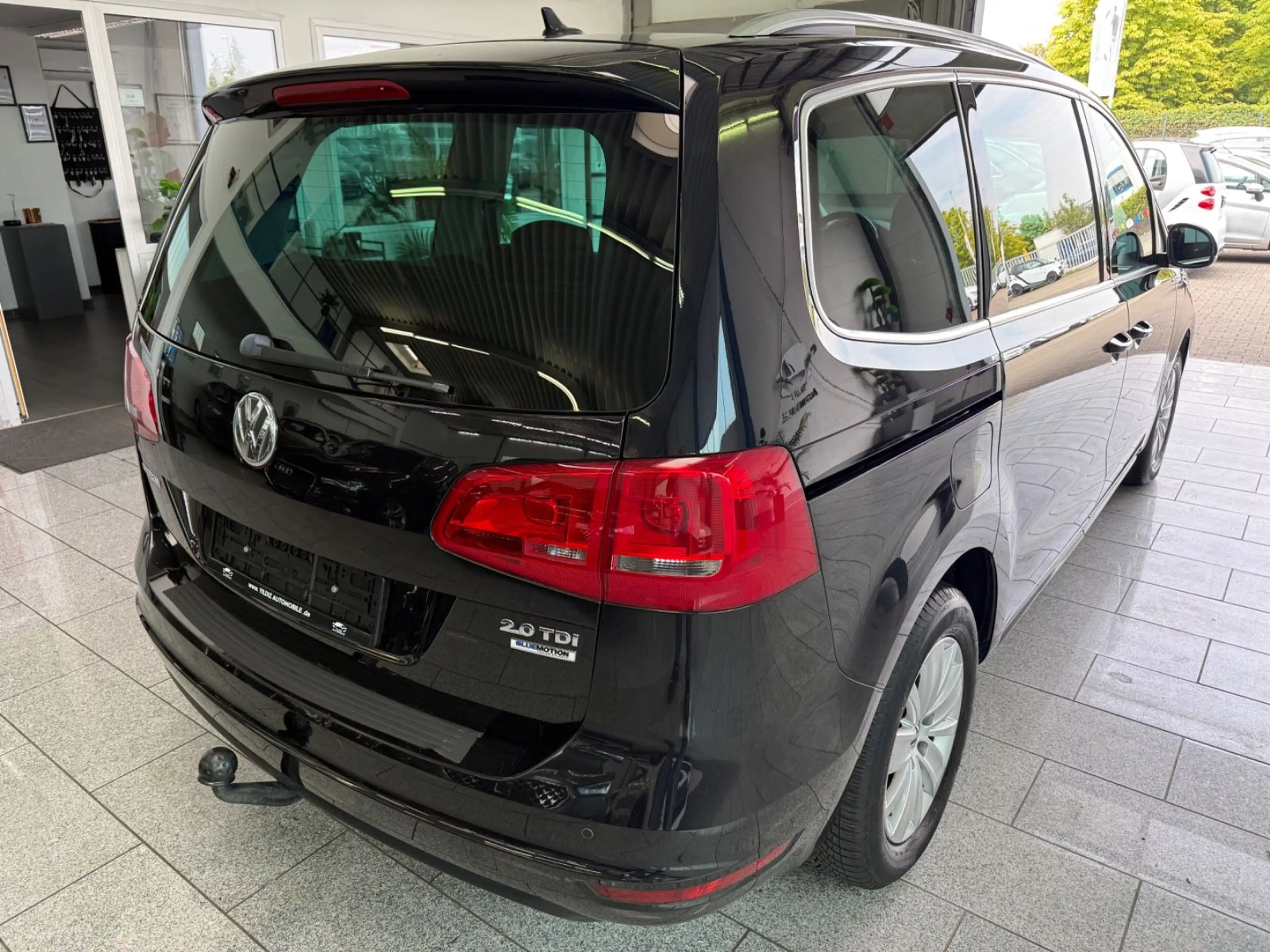Volkswagen Sharan 2.0 TDI*7SITZ*AUT*PANO*CAM*BI-XN*NAV*KEYL — photo 7