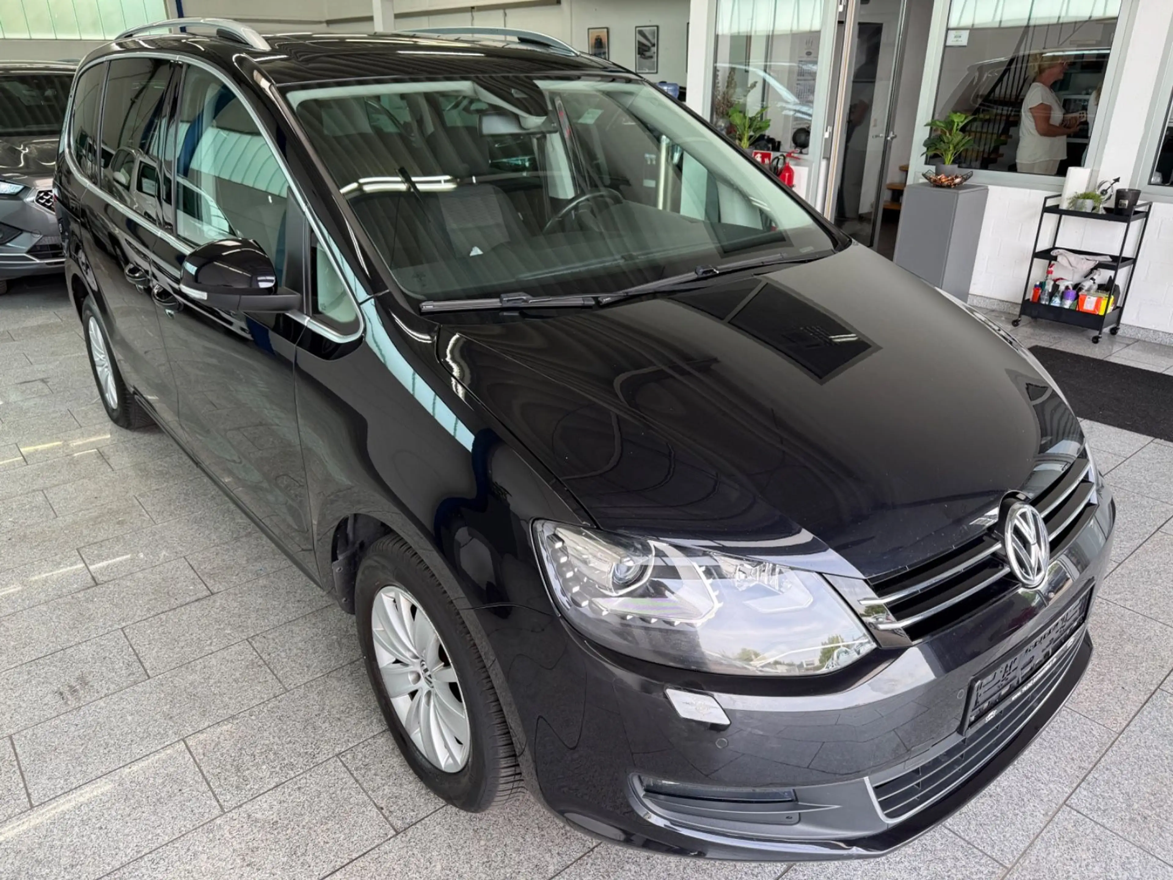 Volkswagen Sharan 2.0 TDI*7SITZ*AUT*PANO*CAM*BI-XN*NAV*KEYL — photo 5
