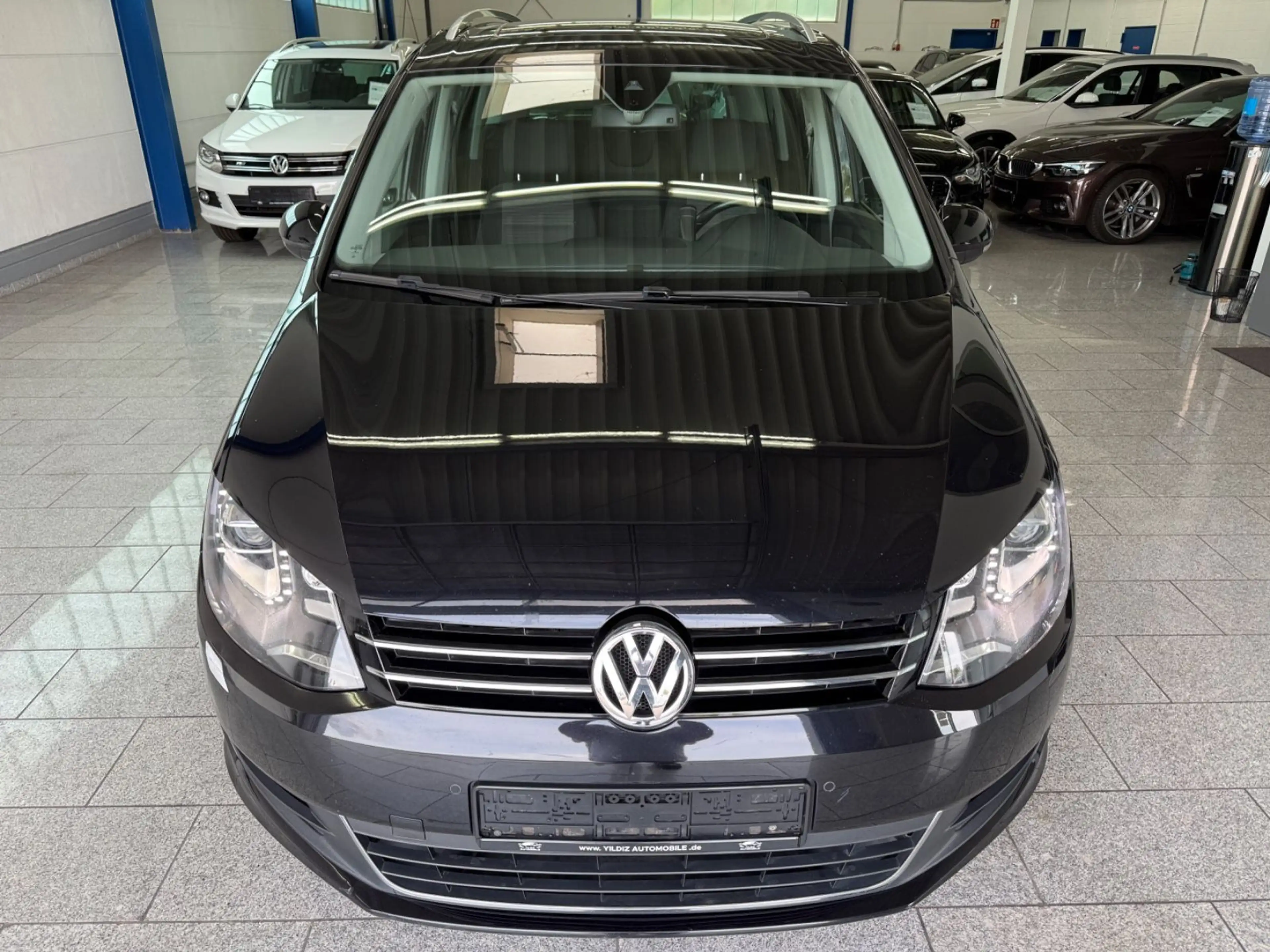 Volkswagen Sharan 2.0 TDI*7SITZ*AUT*PANO*CAM*BI-XN*NAV*KEYL — photo 3