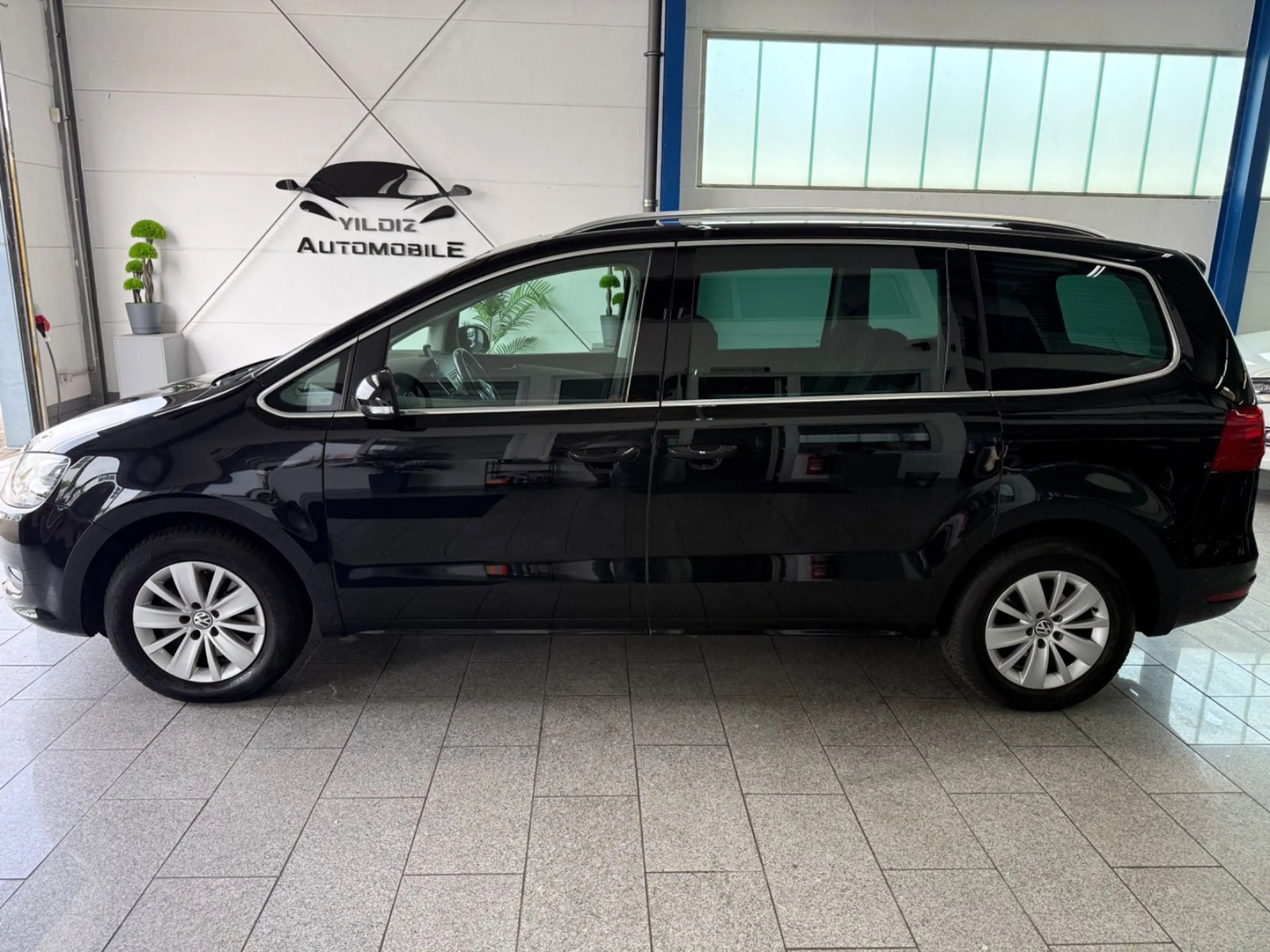 Volkswagen Sharan 2.0 TDI*7SITZ*AUT*PANO*CAM*BI-XN*NAV*KEYL — photo 10