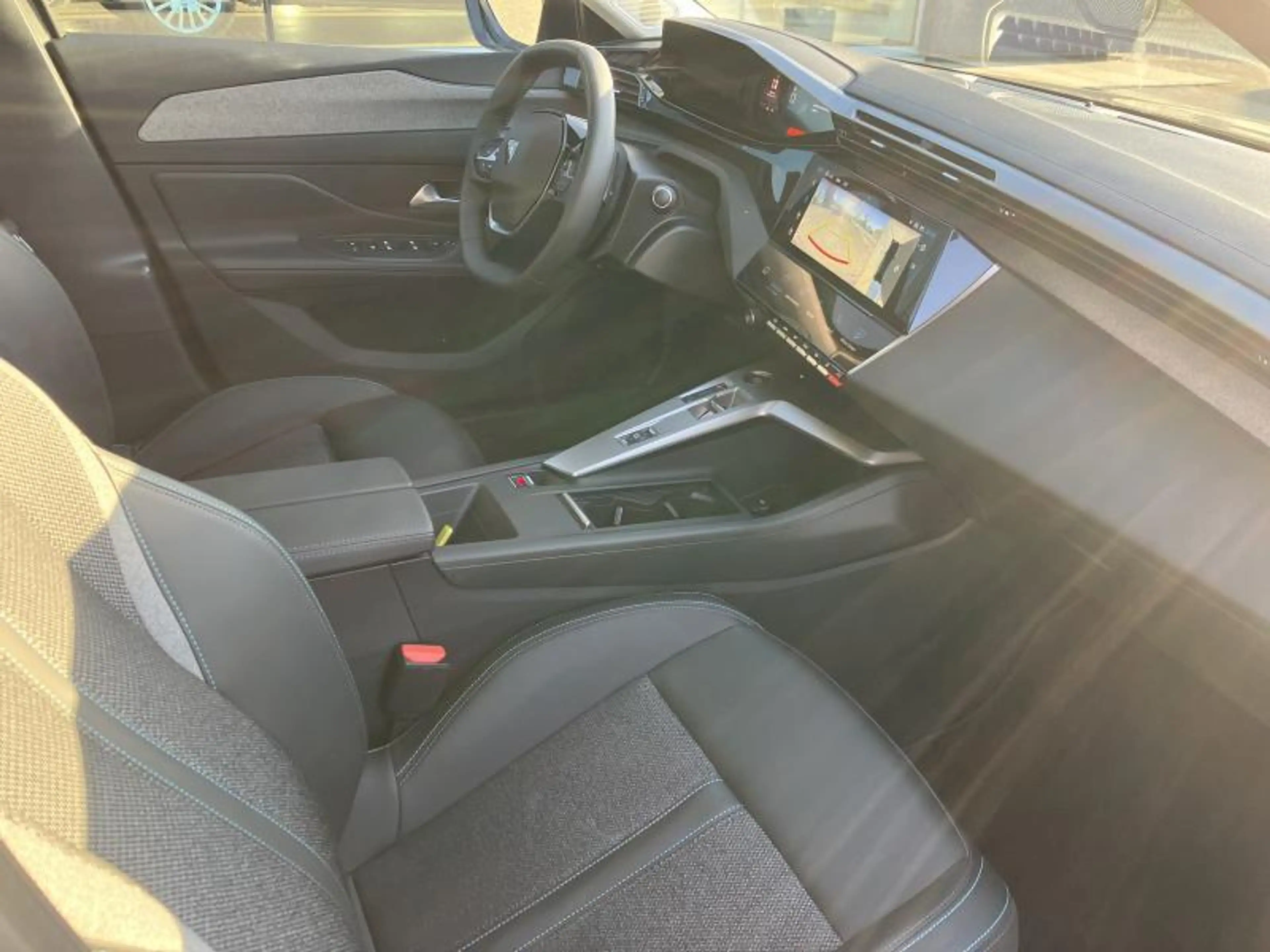 Peugeot 408 Allure — photo 12