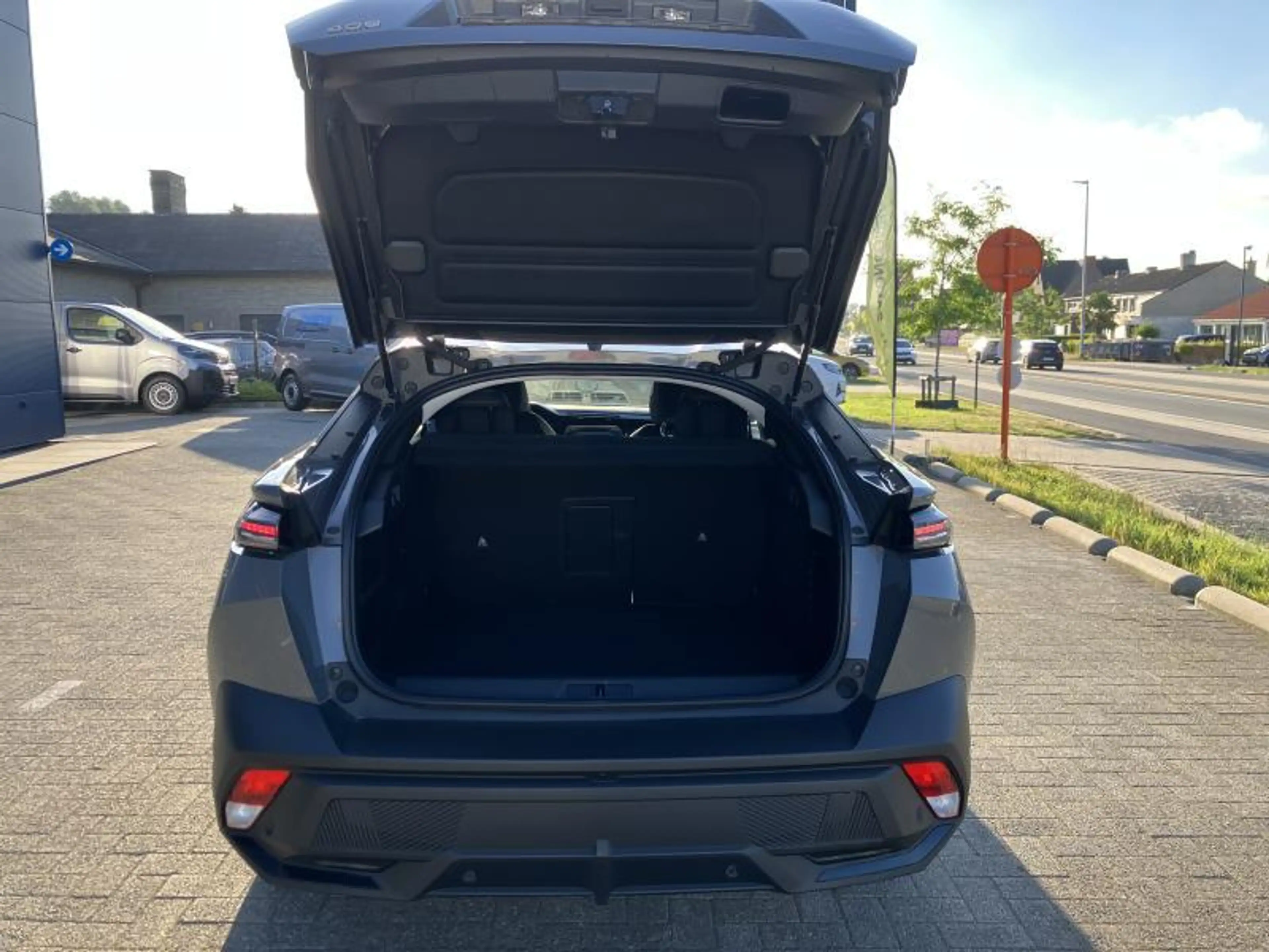 Peugeot 408 Allure — photo 13