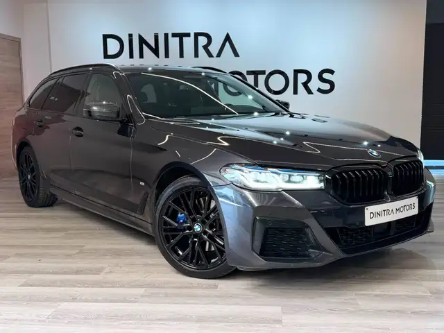 BMW 530 Facelift M-Sport - Carplay/Navi/ACC/LED/HUD/Memory/Alcantara