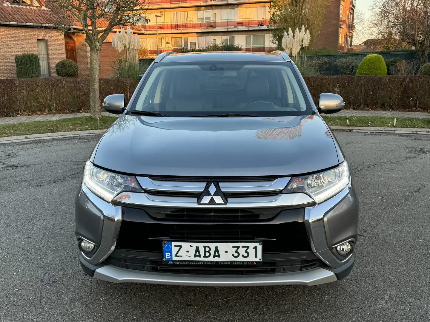 Mitsubishi Outlander 2.2 DI-D 150 4WD Intense Navi 7places Euro 6b Gris - 2