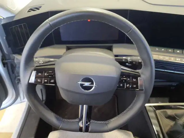 Opel Astra view 9