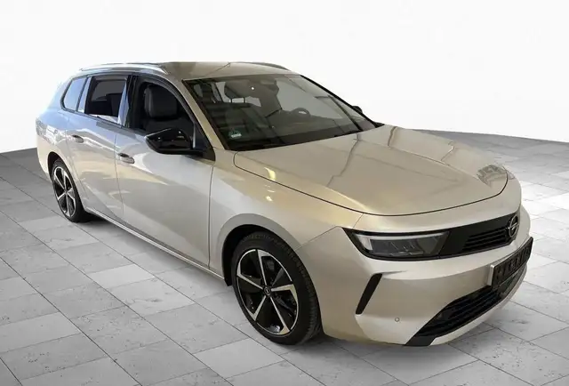 Opel Astra view 2