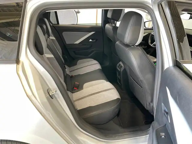 Opel Astra view 13
