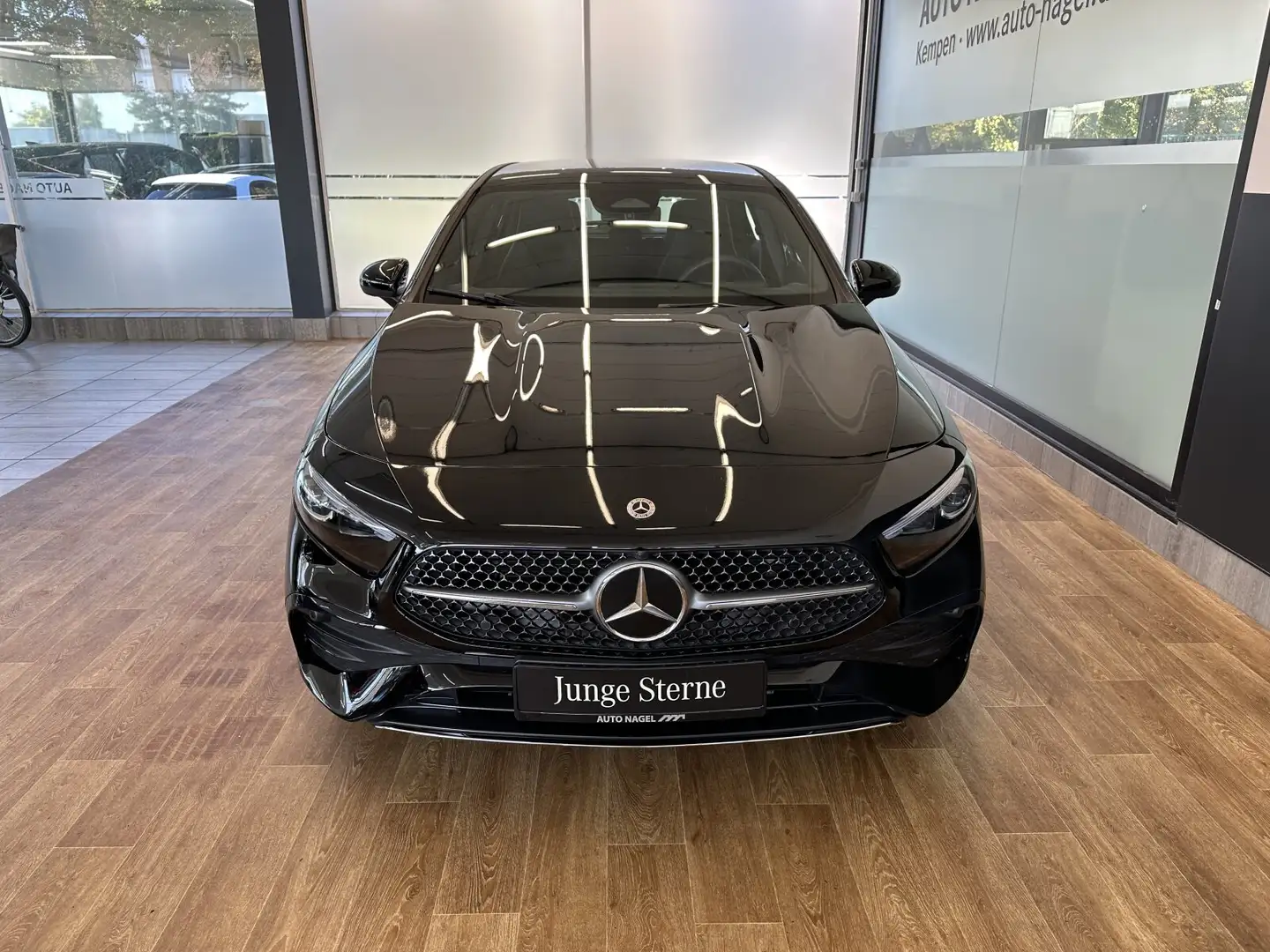 Mercedes-Benz A 200 A 200 AMG +DISTRONIC+Kamera+AHK+SHZ+Multibeam+ LED Schwarz - 2