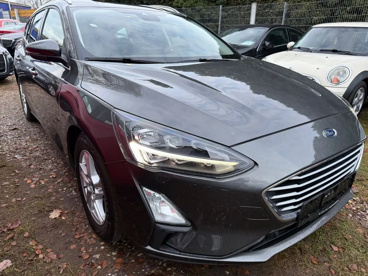 Ford Focus Turnier Cool & Connect Grau - 1