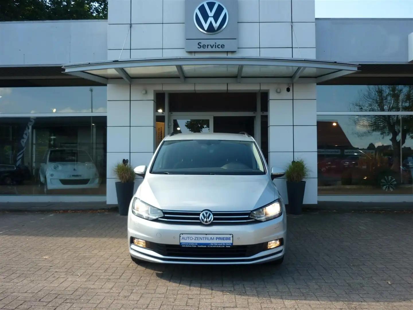 Volkswagen Touran Comfortl. 1,6 TDI DSG+AHK+ACC+Navi+Sitzh. Argent - 2