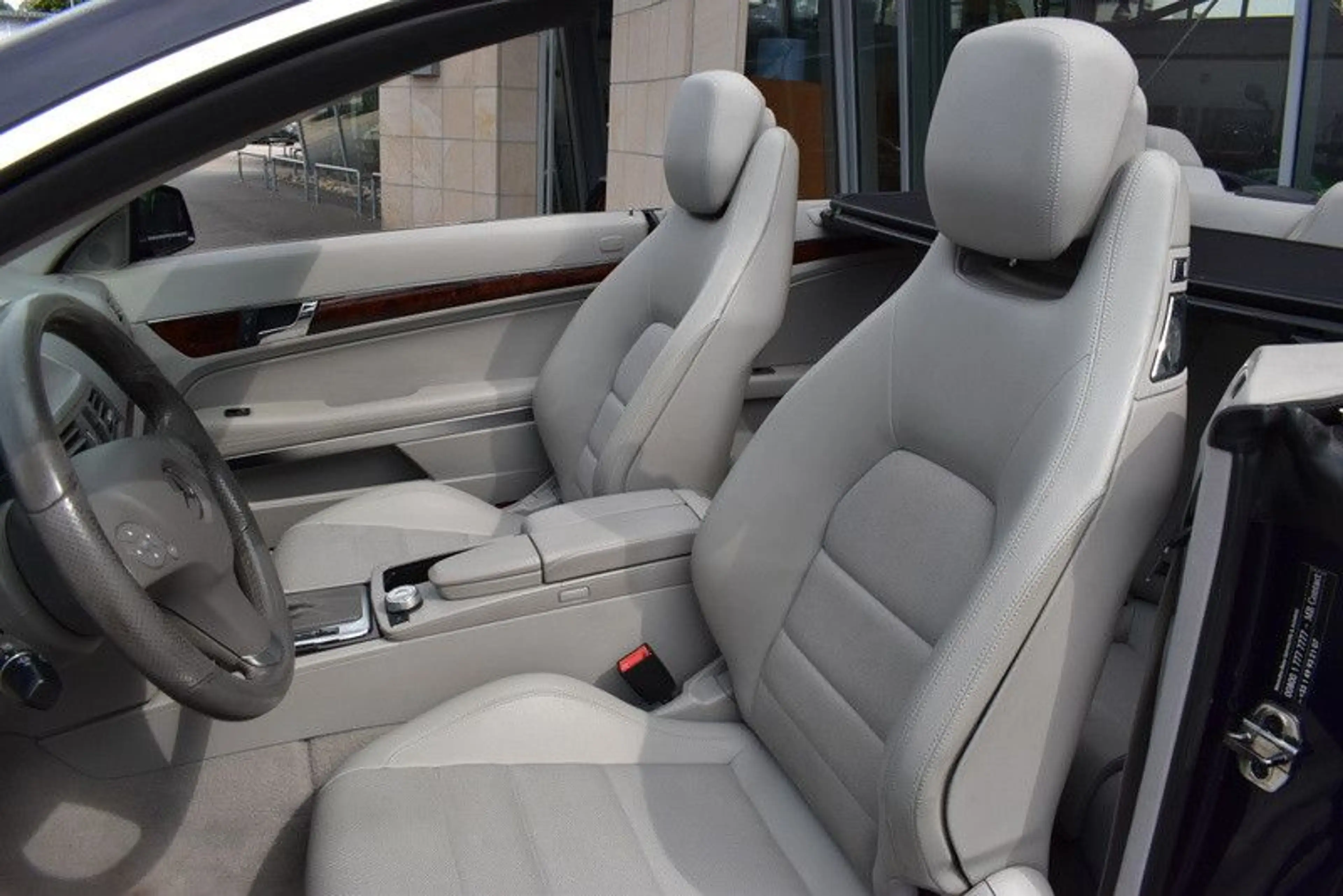 Mercedes-Benz E 250 E250 Cabrio CDI BlueEfficiency*Elegance*SHZ*PDC* — photo 11