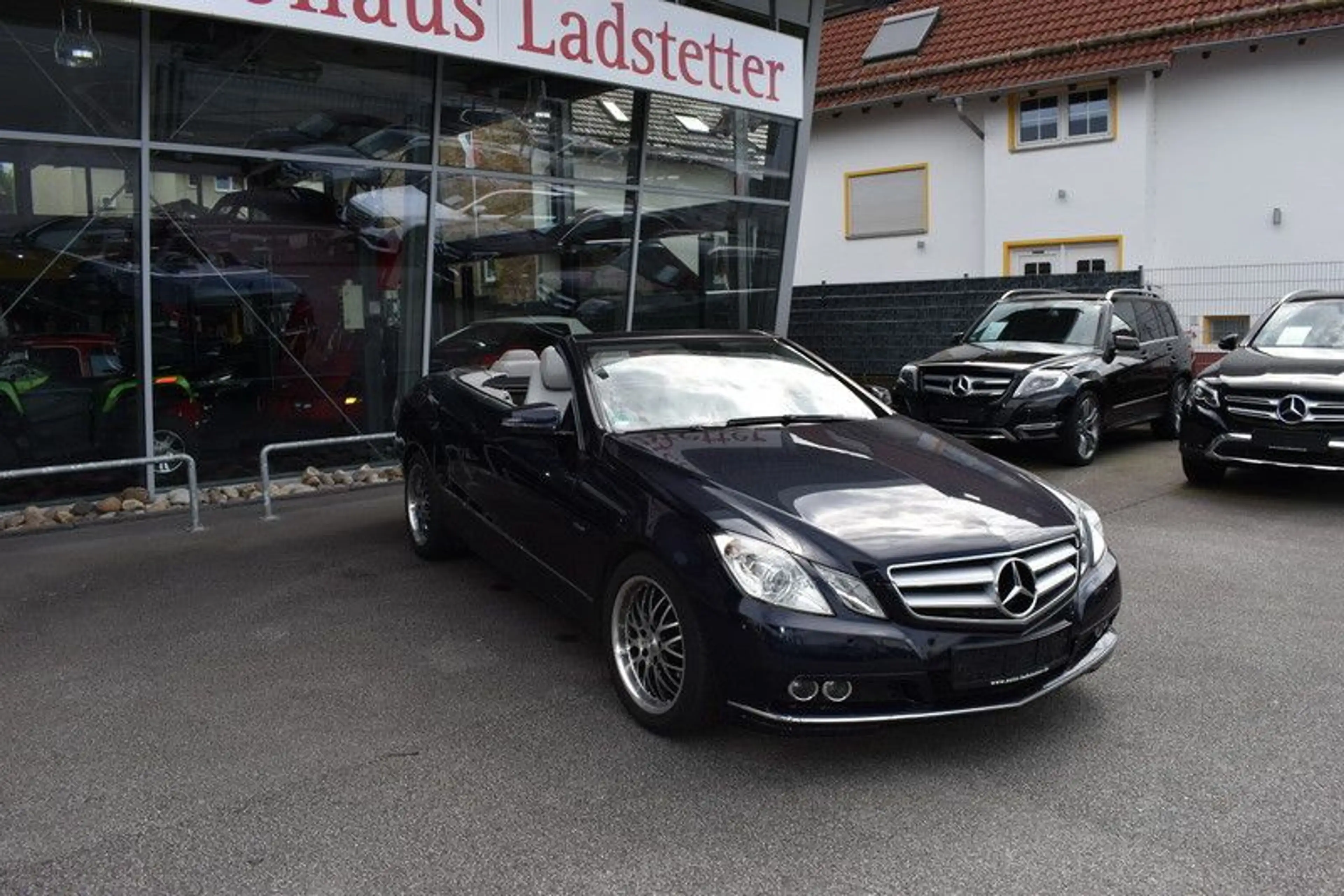 Mercedes-Benz E 250 E250 Cabrio CDI BlueEfficiency*Elegance*SHZ*PDC* — photo 3