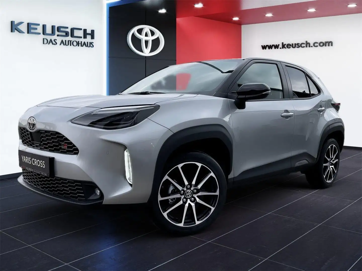 Toyota Yaris Cross 1,5 l Hybrid 4x2, GR Sport Grau - 2