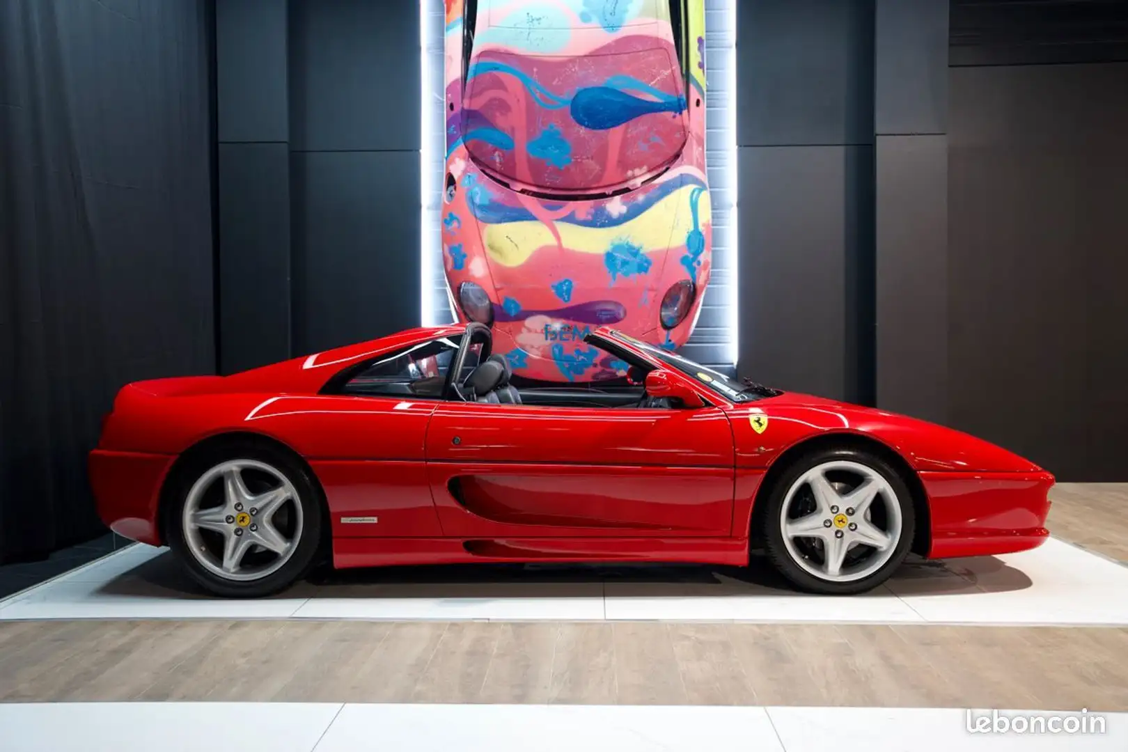 Ferrari F355 F 355 GTS | 2ème main Rosso Corsa Écussons d’ailes Révision & Distribution faites À partir de 2361-mois Rojo - 2