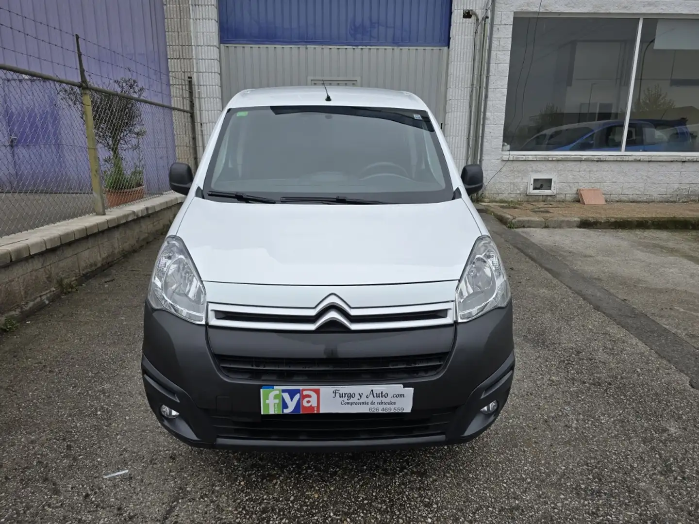 Citroen Berlingo Furgón 1.6BlueHDi 100 Largo Blanco - 2
