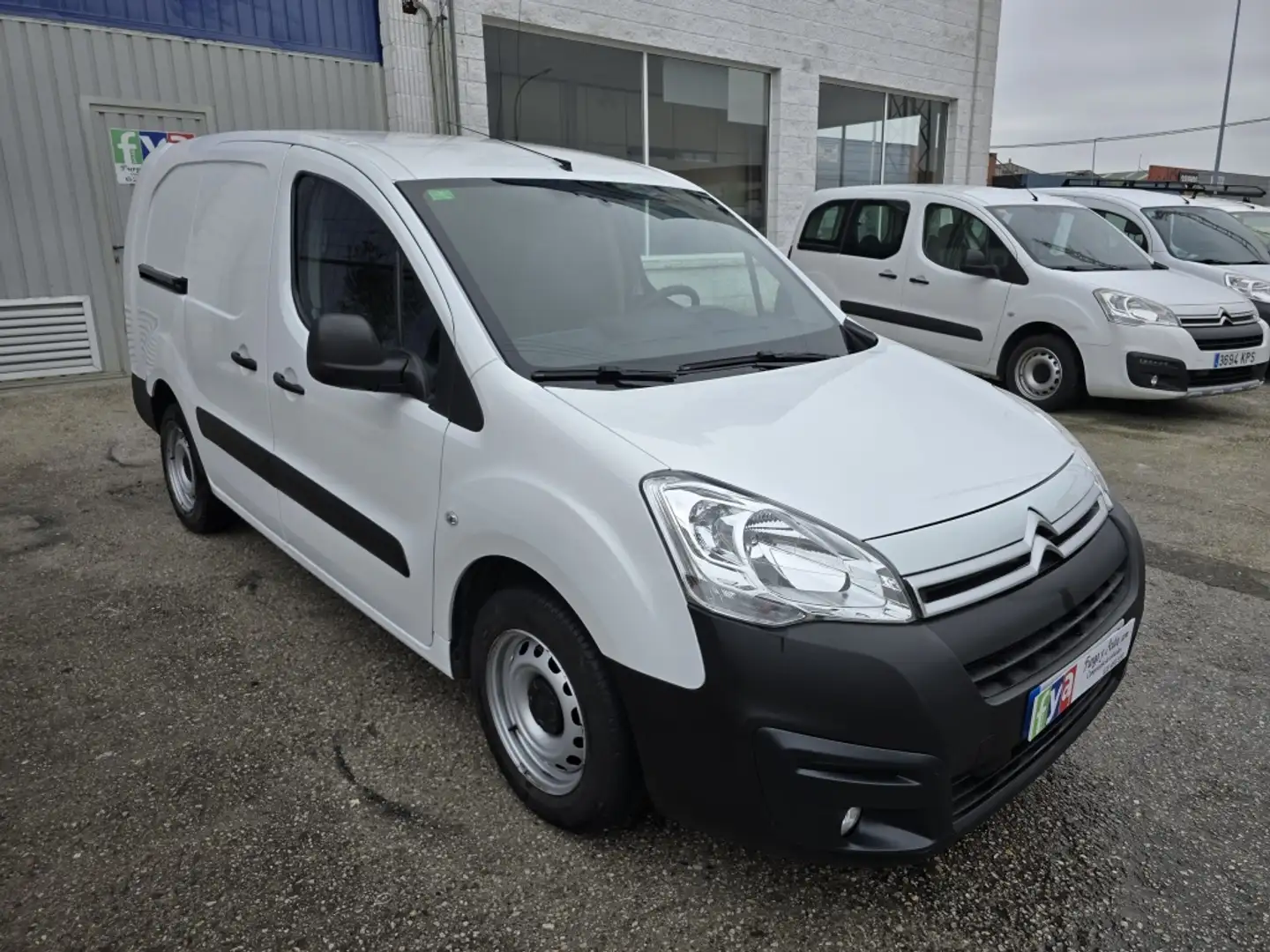 Citroen Berlingo Furgón 1.6BlueHDi 100 Largo Blanco - 1