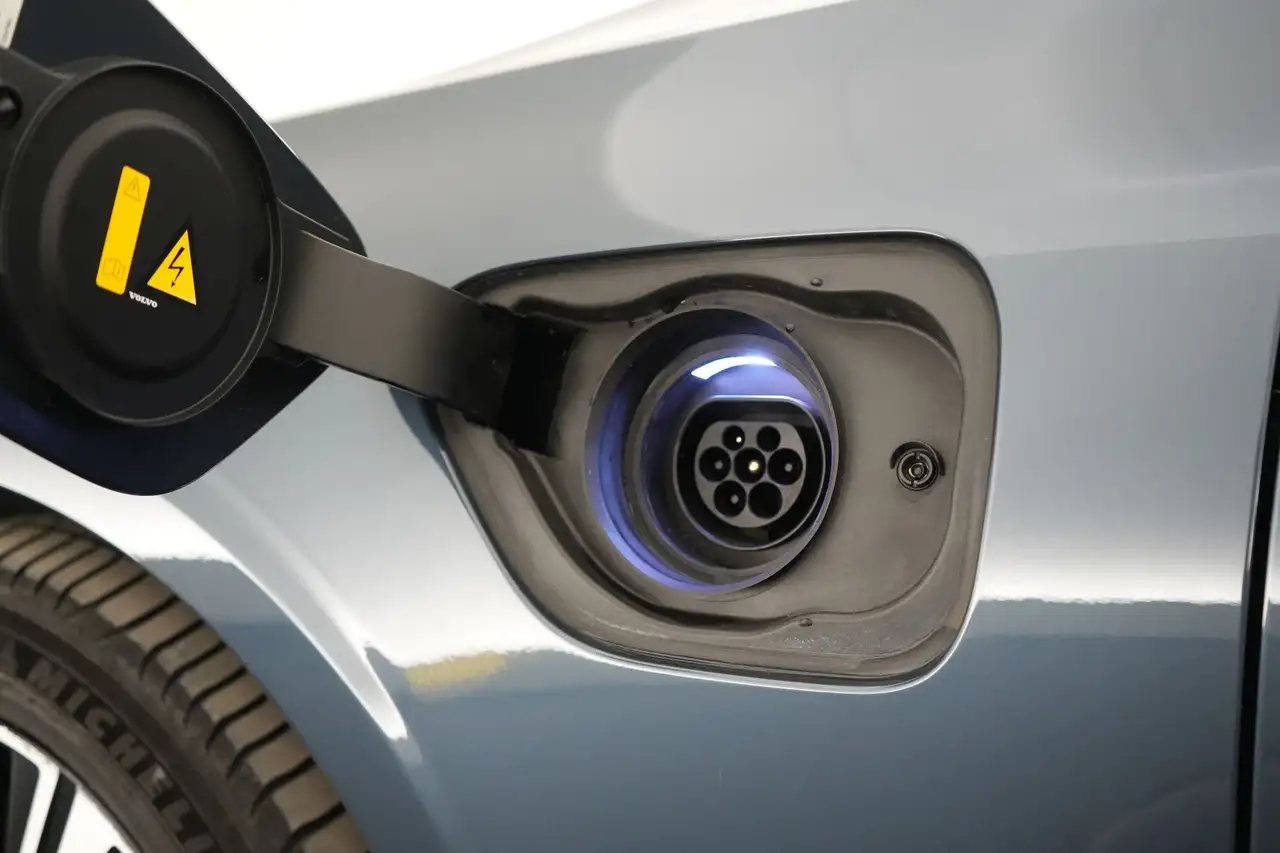 Volvo V60 2.0 T6 PHEV Plus Bright 4WD LEDER/CUIR LED GPS PDC, миниатюра 27