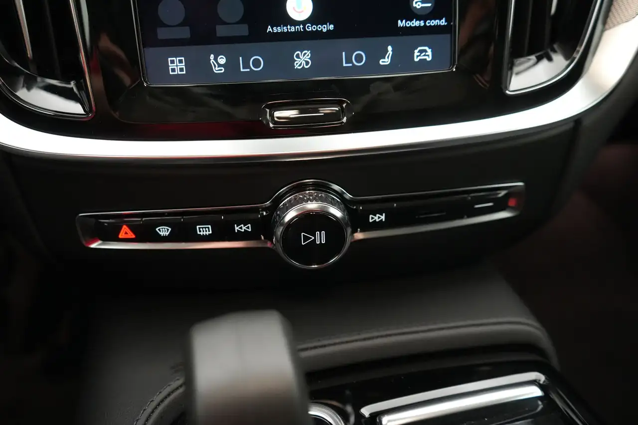 Volvo V60 2.0 T6 PHEV Plus Bright 4WD LEDER/CUIR LED GPS PDC, миниатюра 30