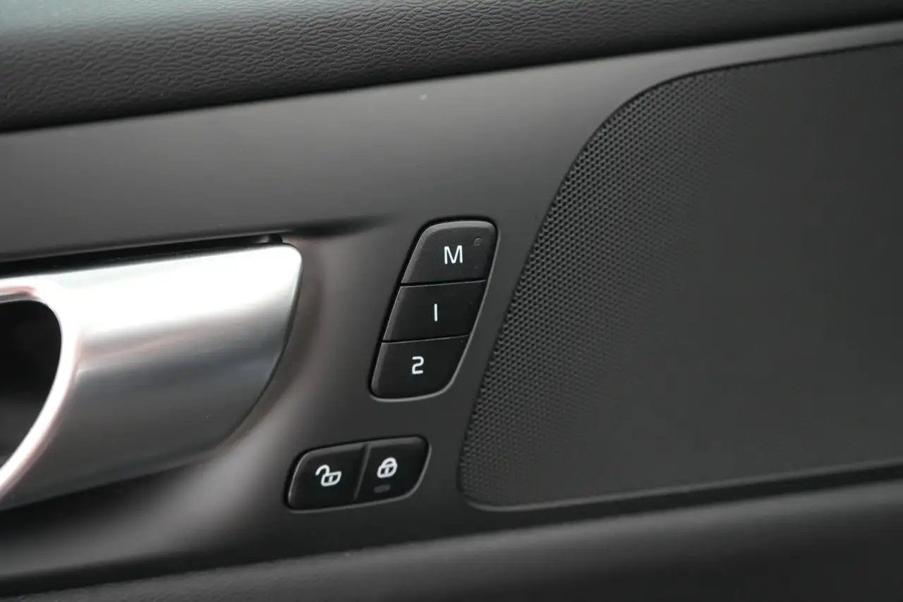 Volvo V60 2.0 T6 PHEV Plus Bright 4WD LEDER/CUIR LED GPS PDC, миниатюра 28