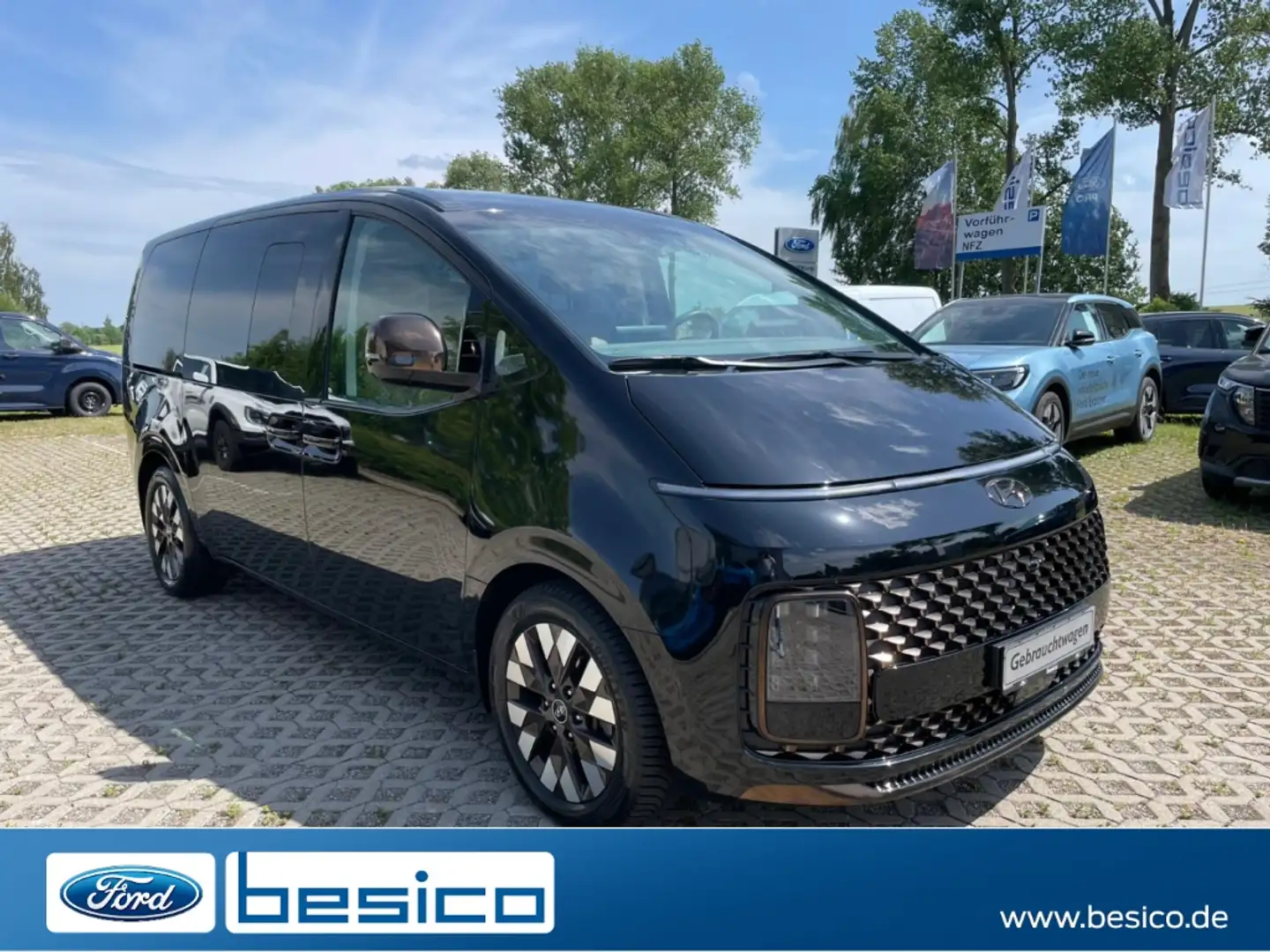 Hyundai STARIA Signature 4WD+AHK+NAV+DAB+PDC+Bose+LED+LMF Schwarz - 1