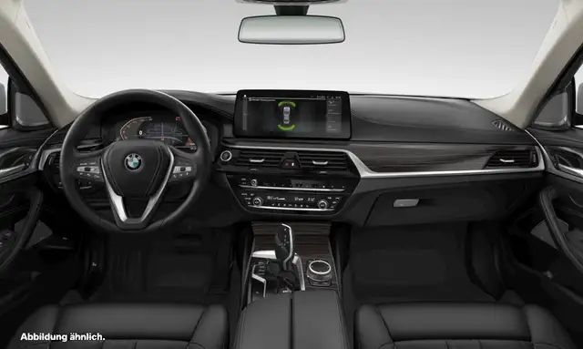 BMW 5 Series view 3