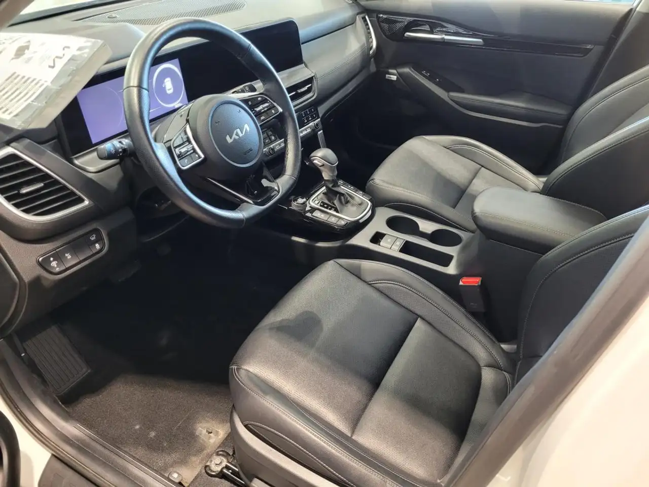 Kia Seltos снимка Kia Seltos