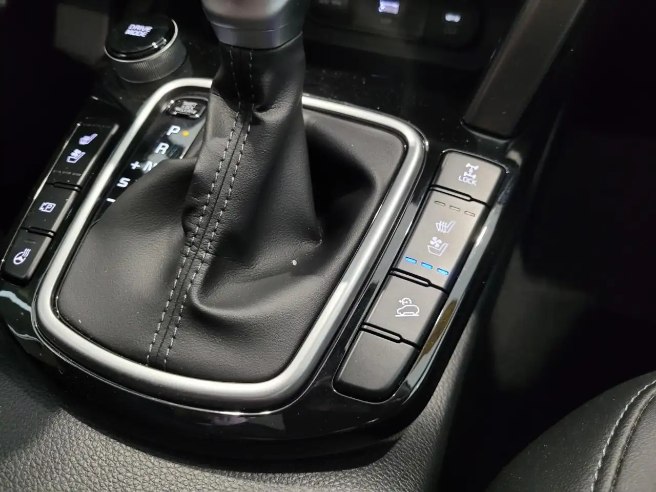 Kia Seltos снимка Kia Seltos
