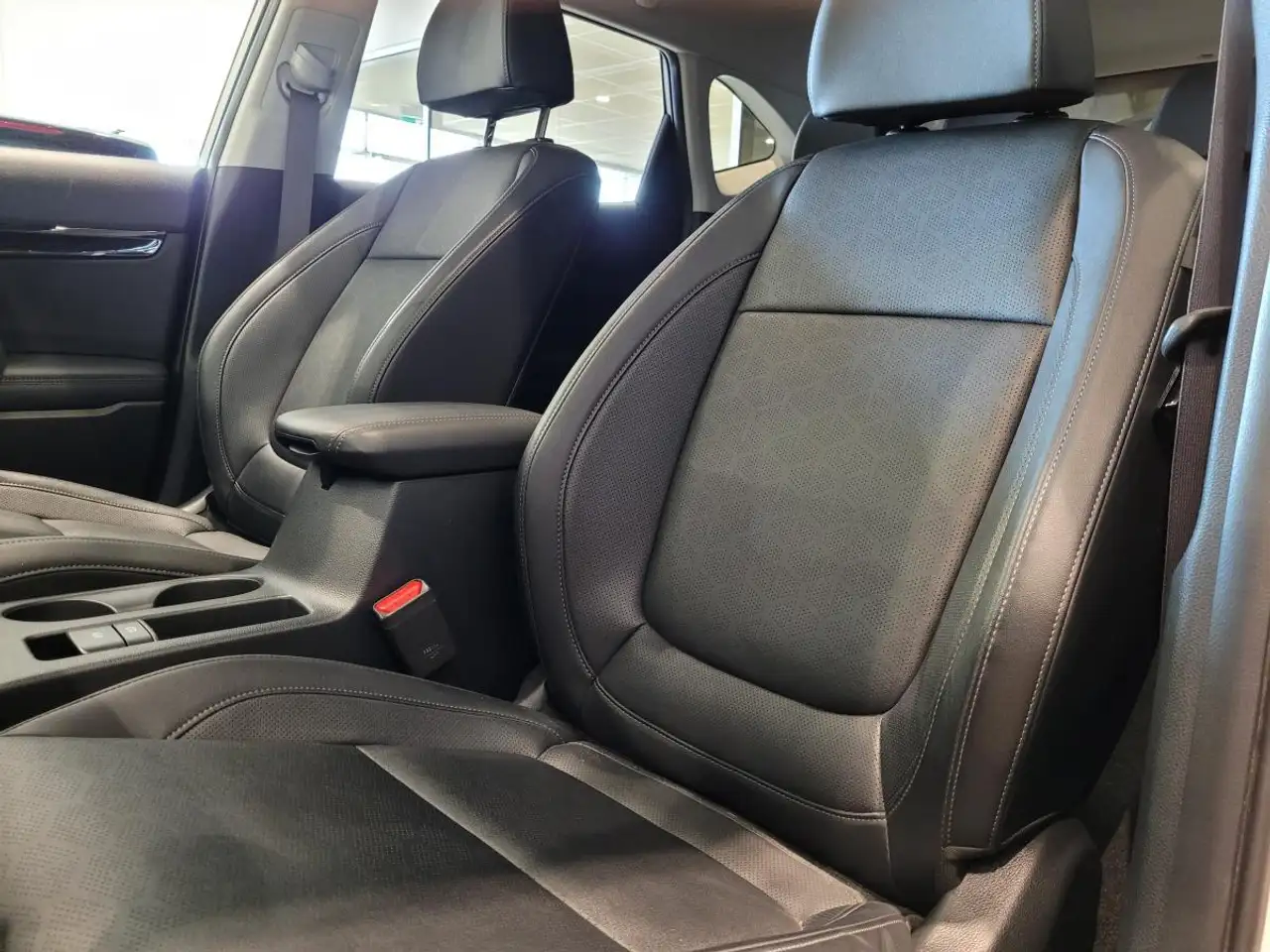 Kia Seltos снимка Kia Seltos
