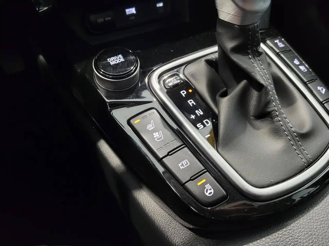 Kia Seltos снимка Kia Seltos