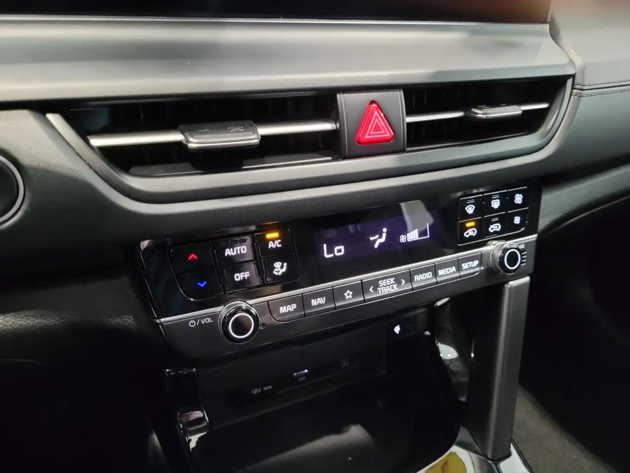 Kia Seltos снимка Kia Seltos