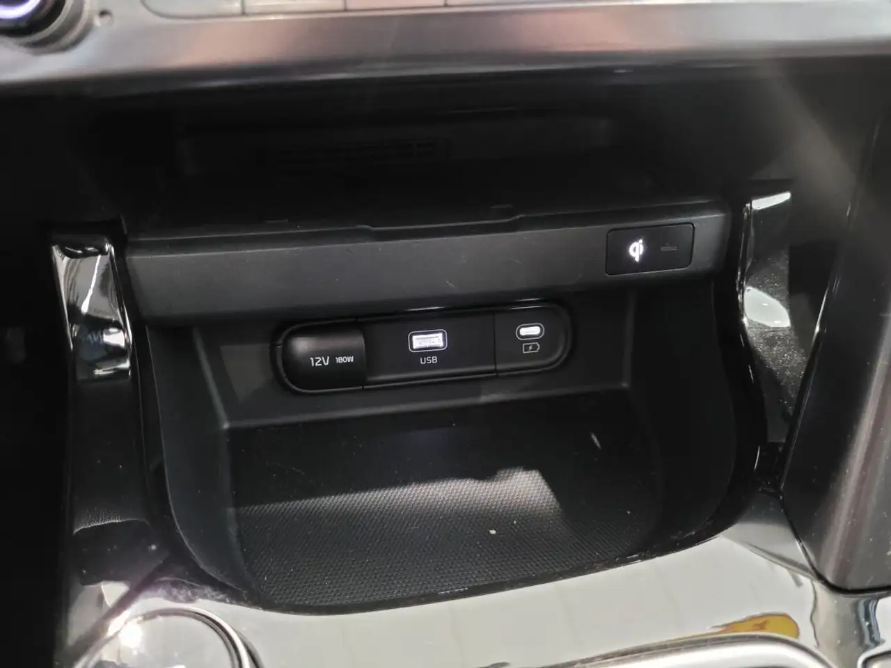 Kia Seltos снимка Kia Seltos