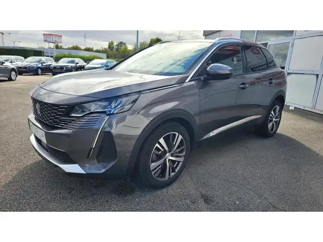 Peugeot 3008 view 2