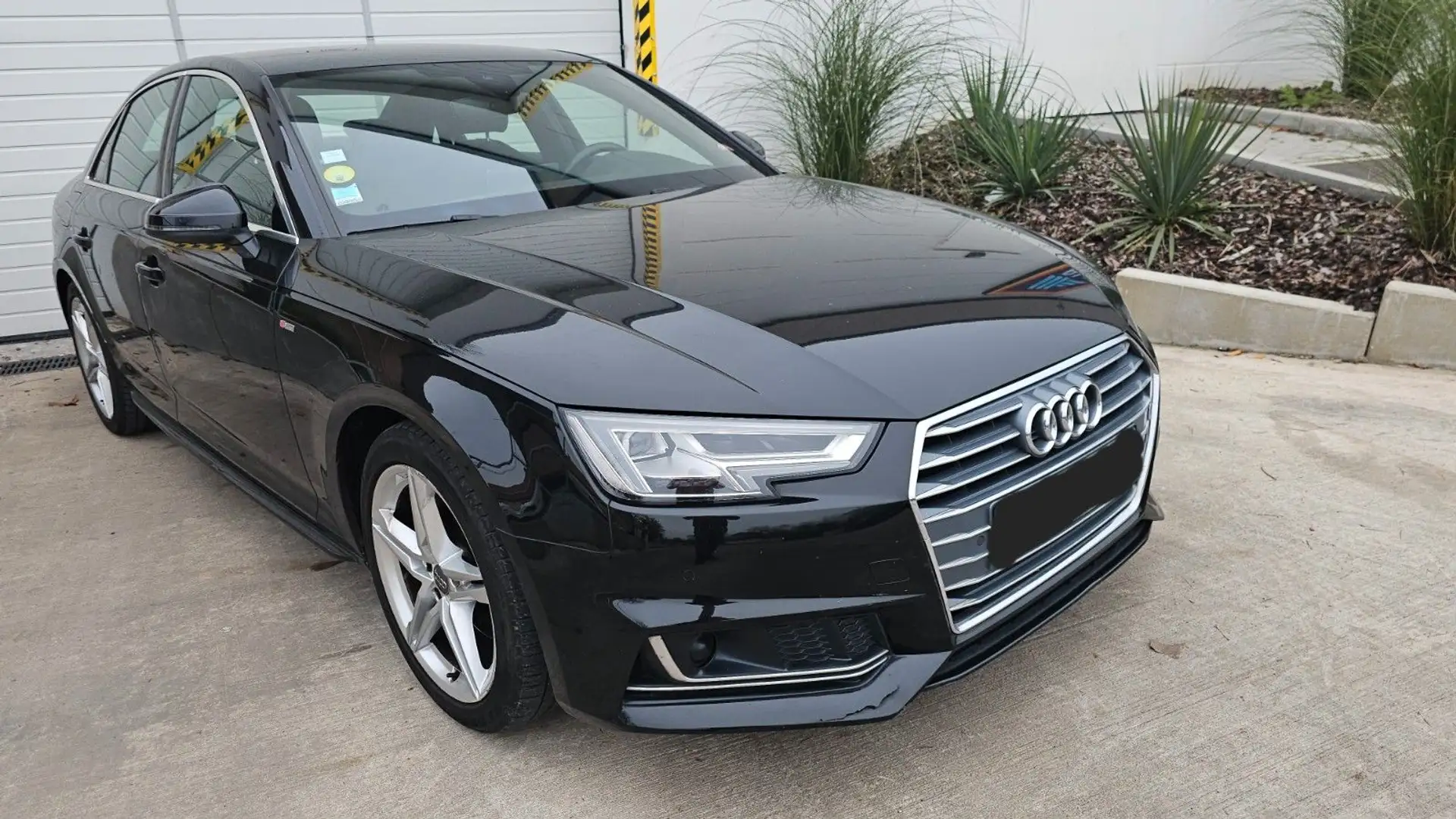 Audi A4 Lim. sport ultra S-line Alcantara DigitalDisp Schwarz - 1