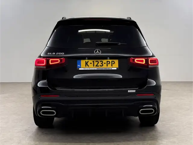 Mercedes-Benz GLB view 9