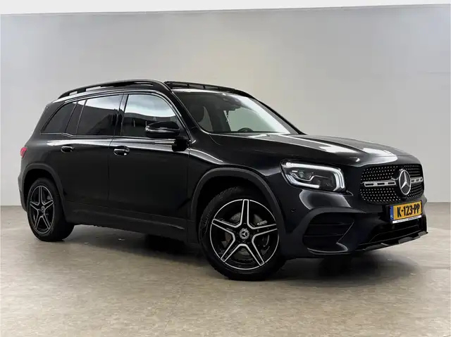 Mercedes-Benz GLB view 6