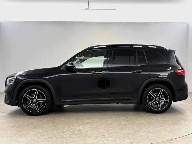 Mercedes-Benz GLB view 11