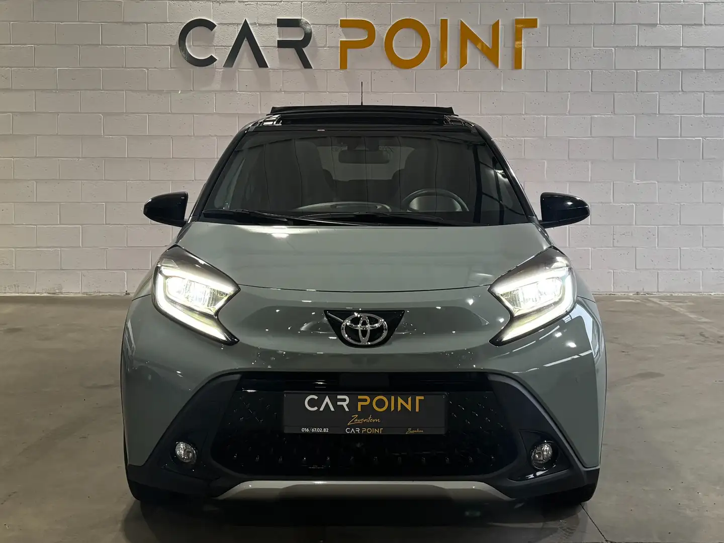 Toyota Aygo X 1.0 - CARPLAY - CAMERA - GARANTIE 12 MOIS Grijs - 2